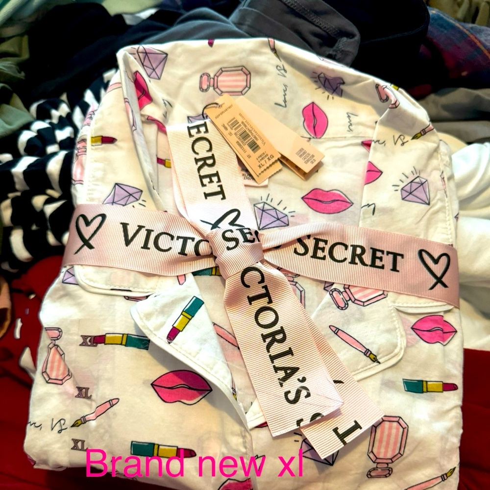 Brand new VS pj set